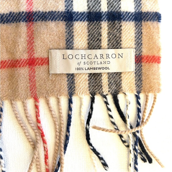 Lochcarron of Scotland Women’s Lambswool Scarf - Picture 6 of 13